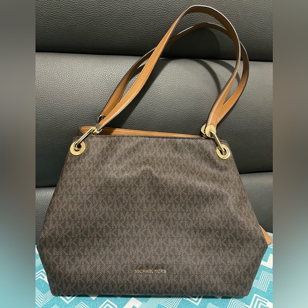 Michael Kors Molly large shoulder tote